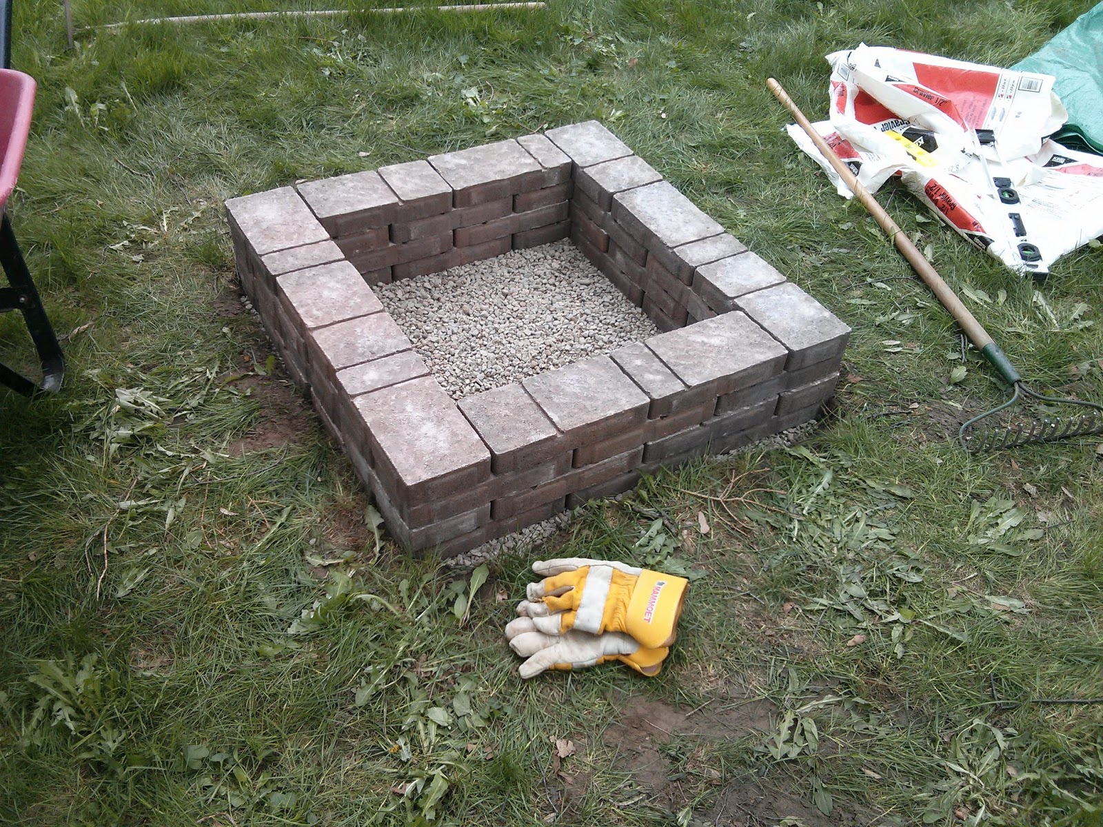 Upgrade Your Garden With 20 DIY Fire Pits For Long And Cozy Summer Night Parties