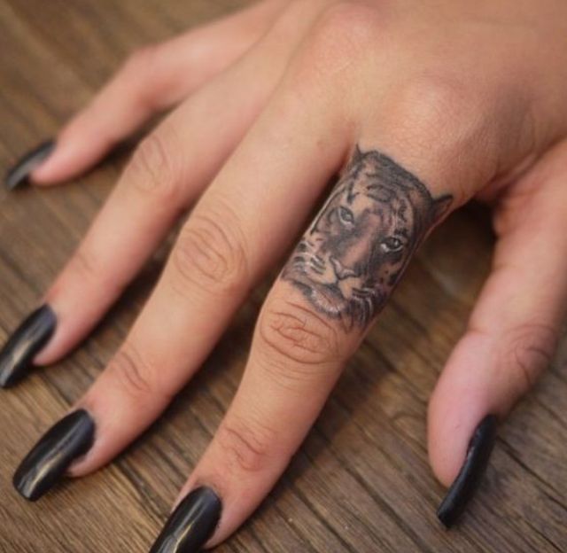 32 Lovely Tiny Finger Tattoos Anyone Would Love