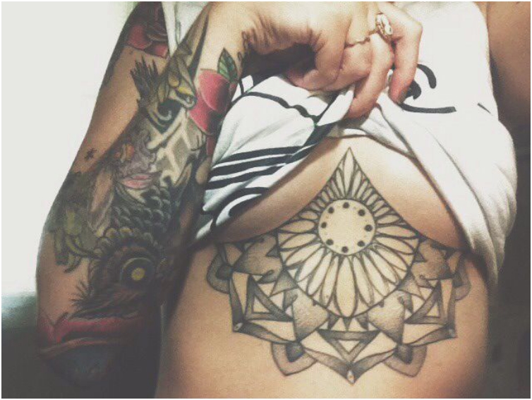 65 Sizzling Under breast Tattoos You'll Drool Over