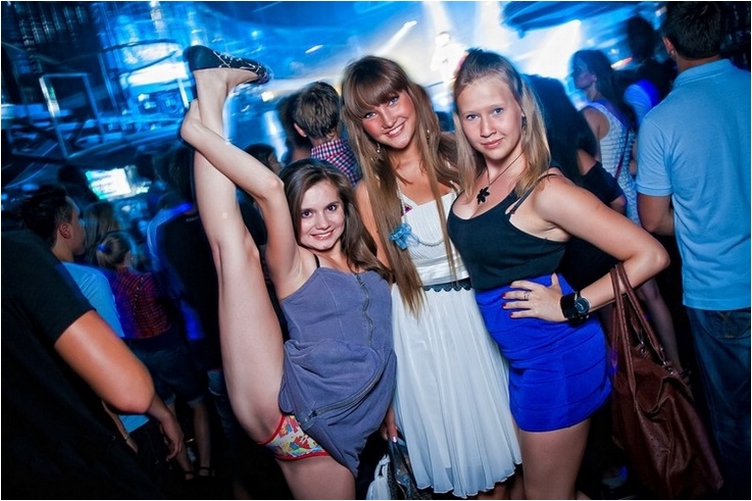 35 Embarrassing Moments That Can Only Happen In Night Clubs Ritely