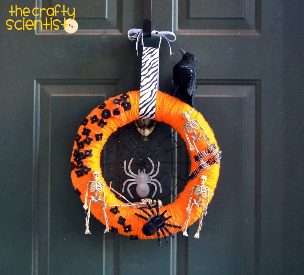 41 Scary DIY Wreaths To Complete The Halloween Decor - Ritely