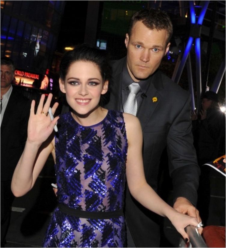 26 Hot Celebs With Even Hotter Bodyguards