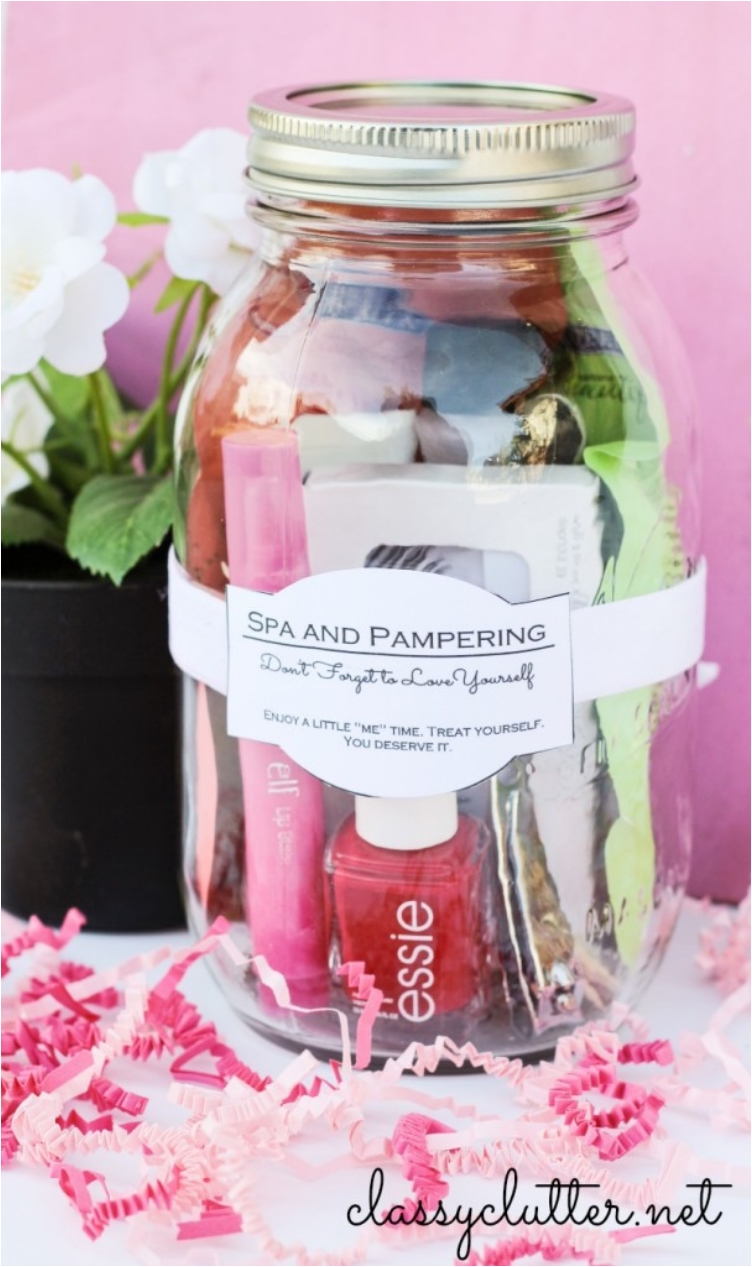 35 Mason Jar Gifts You Can Easily Put Together