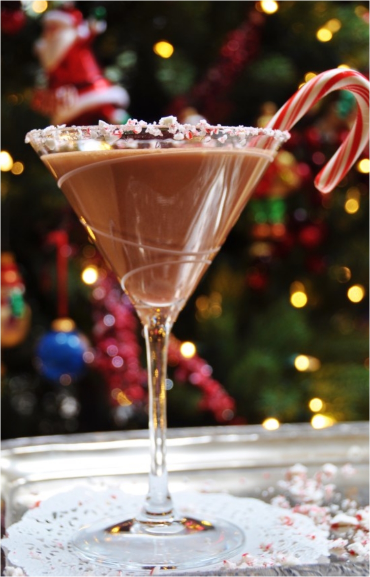 Cheer in the Holiday Season with 31 Jolly Christmas Drinks ...