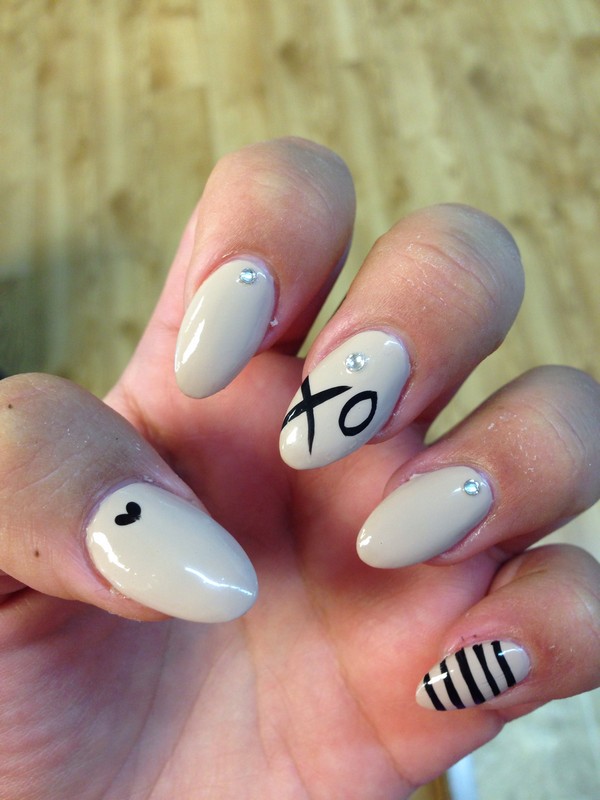 34 Almond Nail Ideas for Your Next Manicure