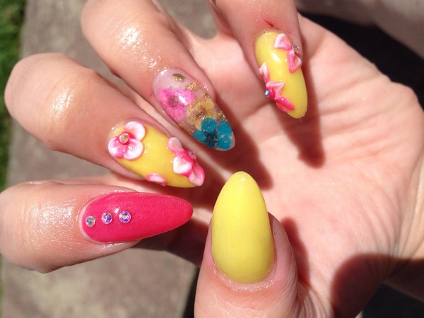 34 Almond Nail Ideas for Your Next Manicure