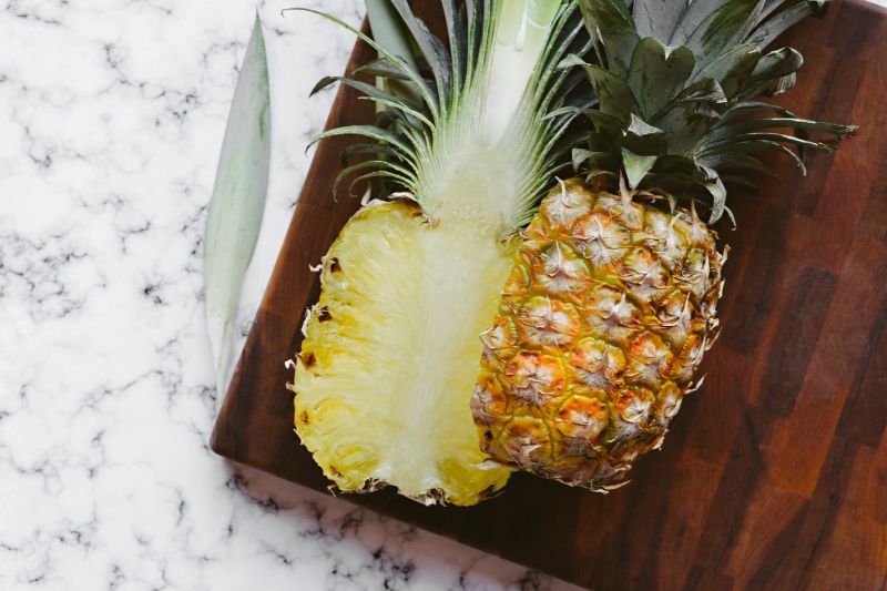 Pineapple Water: Why Drink It? How to Make It?