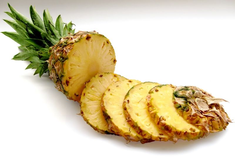 Pineapple Water: Why Drink It? How to Make It?
