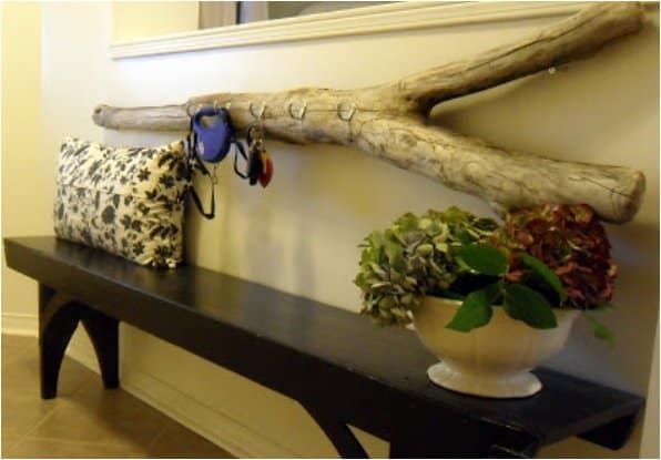 18 Stunning Decorations to Make with Driftwood