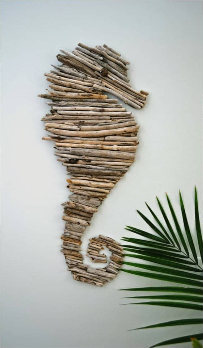18 Stunning Decorations to Make with Driftwood