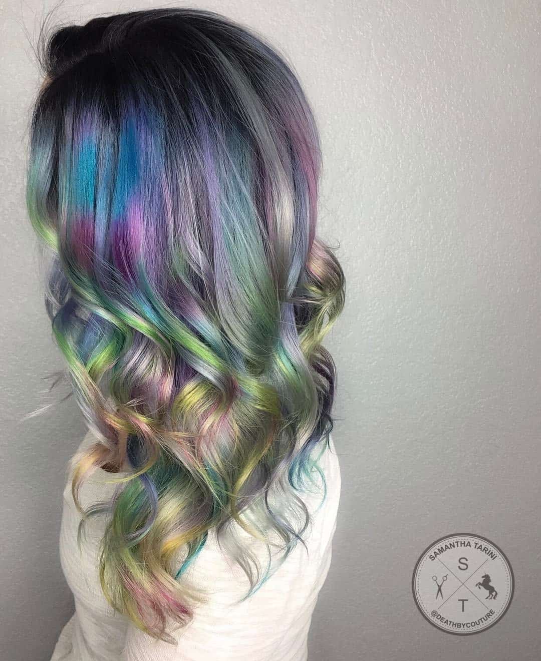 24 Mesmerizing Examples of Holographic Hair
