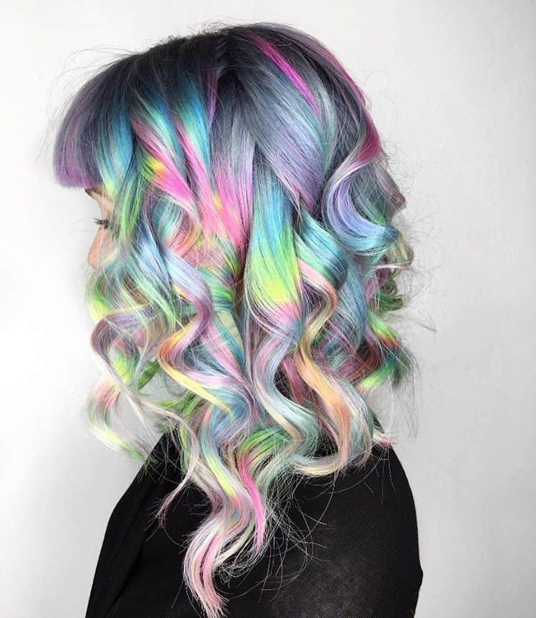 24 Mesmerizing Examples of Holographic Hair