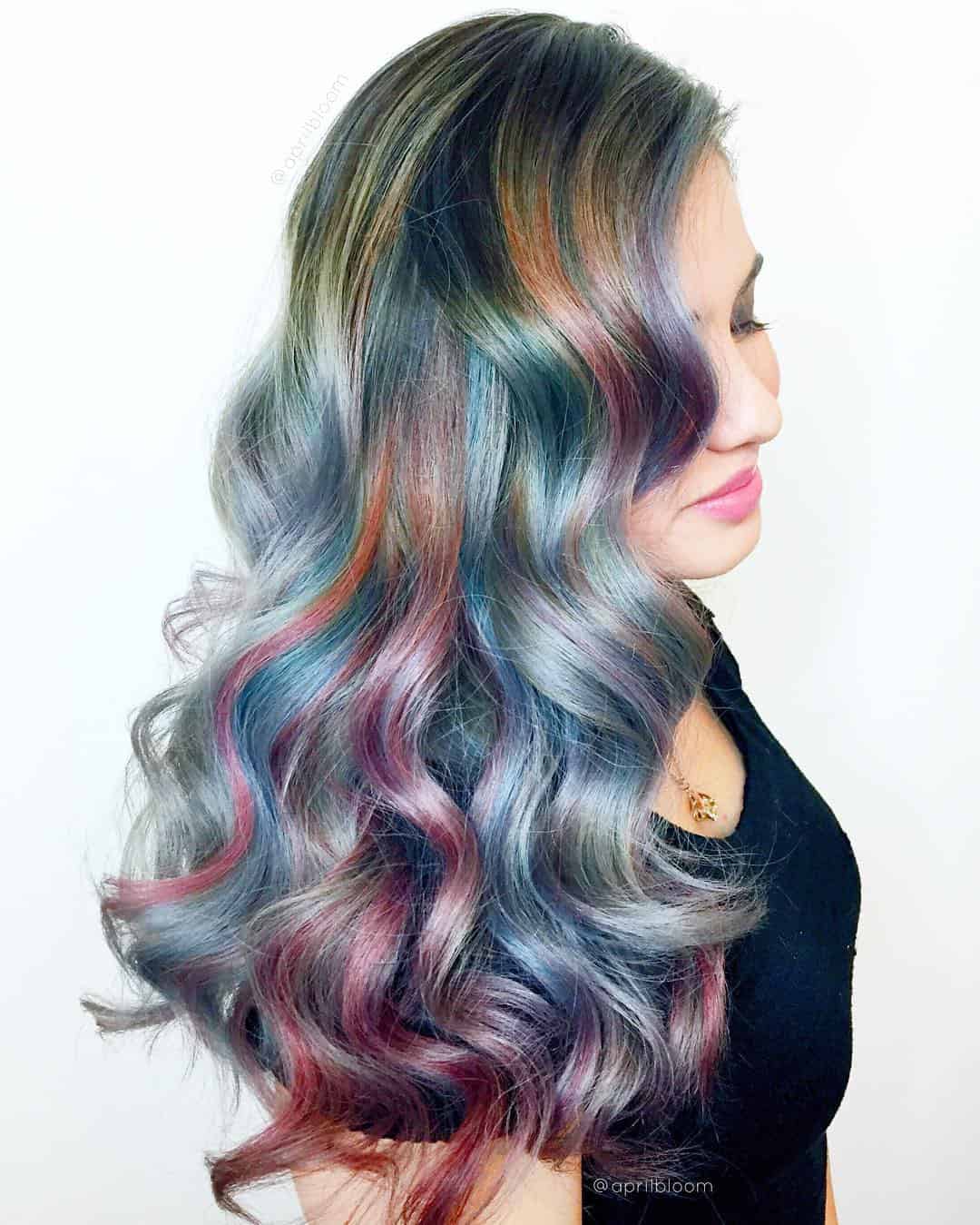 24 Mesmerizing Examples of Holographic Hair