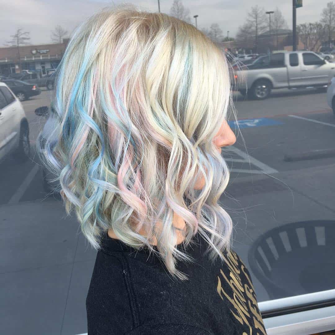 24 Mesmerizing Examples of Holographic Hair