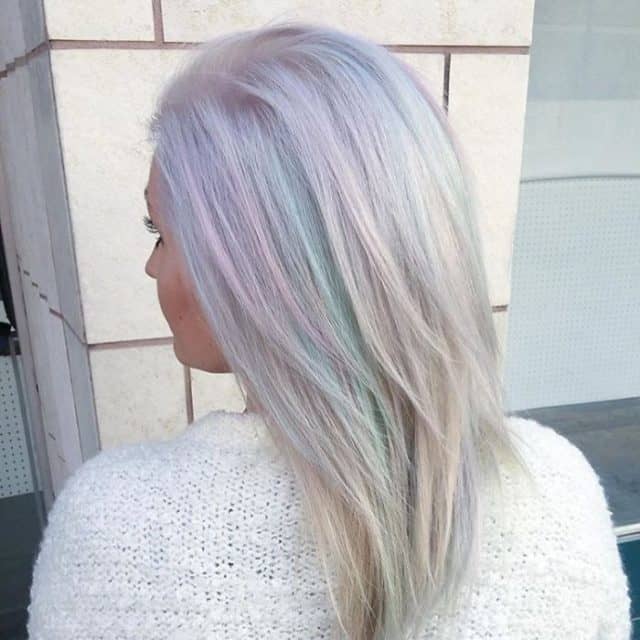 24 Mesmerizing Examples of Holographic Hair