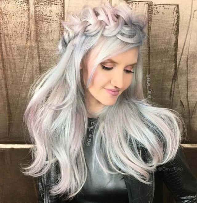 24 Mesmerizing Examples of Holographic Hair