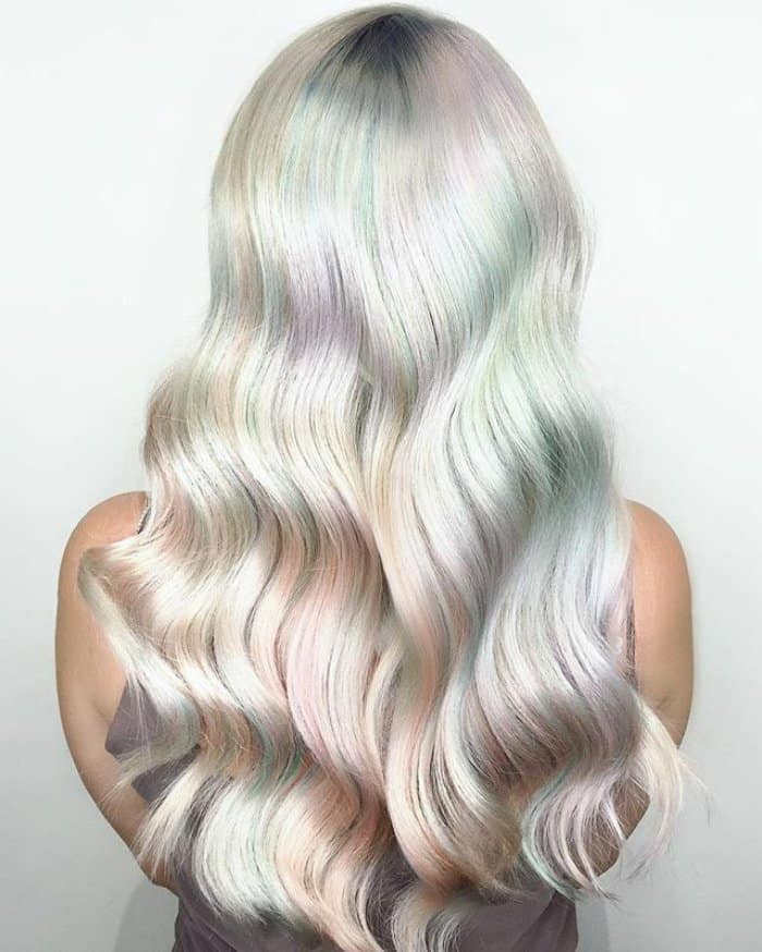 24 Mesmerizing Examples of Holographic Hair