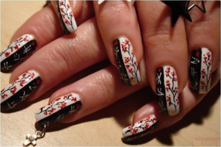 24 Pierced Nails: A 90s Nail Trend Makes a Comeback