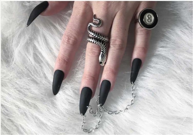 24 Pierced Nails: A 90s Nail Trend Makes a Comeback