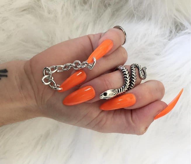 24 Pierced Nails: A 90s Nail Trend Makes a Comeback