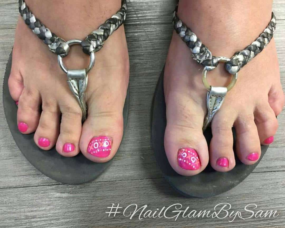 29 Sweet Toenail Designs to Show Off This Summer