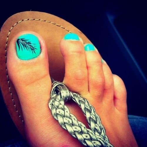 29 Sweet Toenail Designs to Show Off This Summer