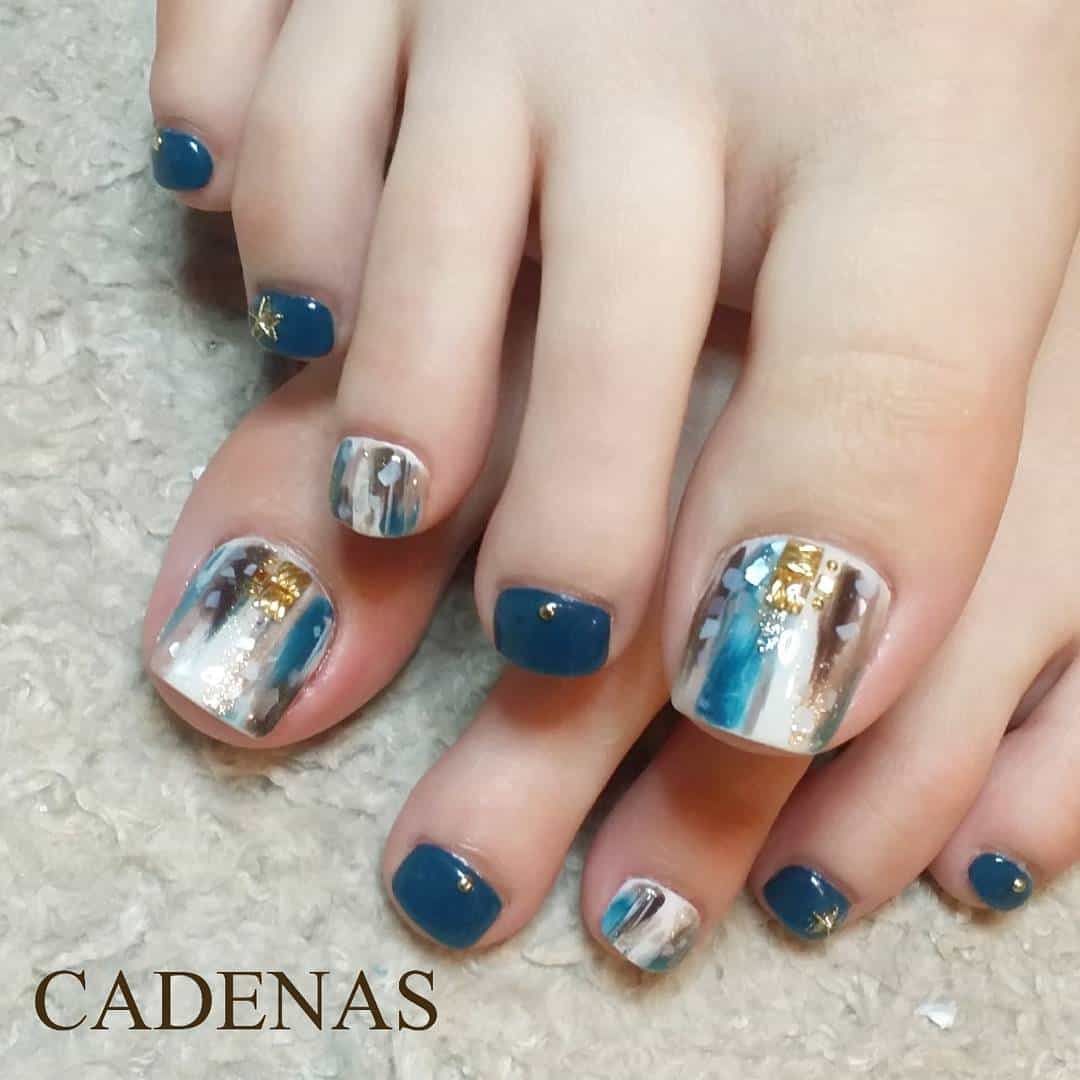 29 Sweet Toenail Designs to Show Off This Summer
