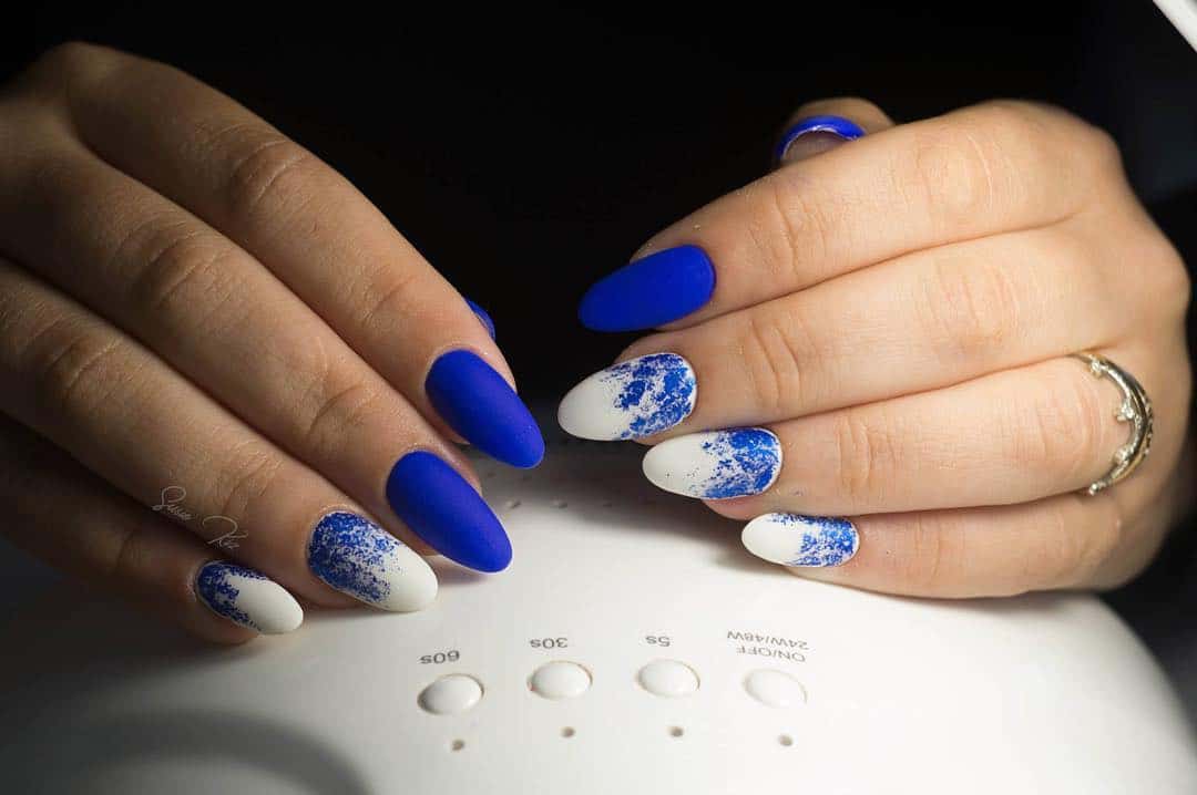 25 Mesmerizing Blue-White Nails For A Soft Look