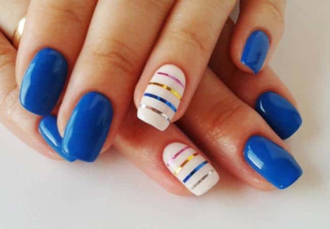 25 Mesmerizing Blue-White Nails For A Soft Look