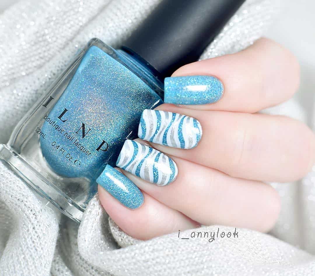 25 Mesmerizing Blue-White Nails For A Soft Look