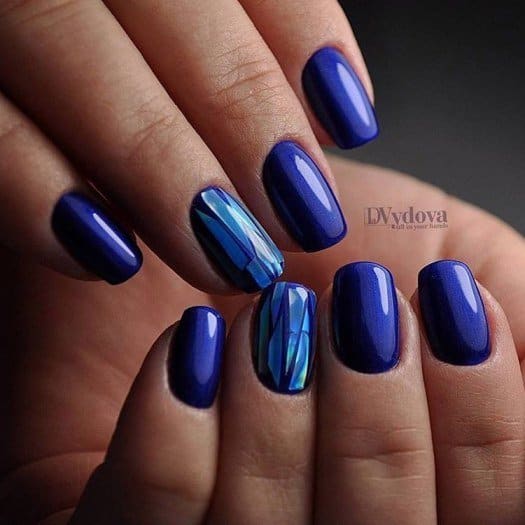 25 Mesmerizing Blue-White Nails For A Soft Look