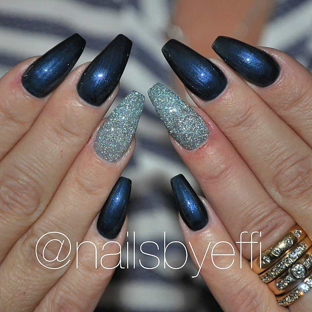 25 Mesmerizing Blue-White Nails For A Soft Look