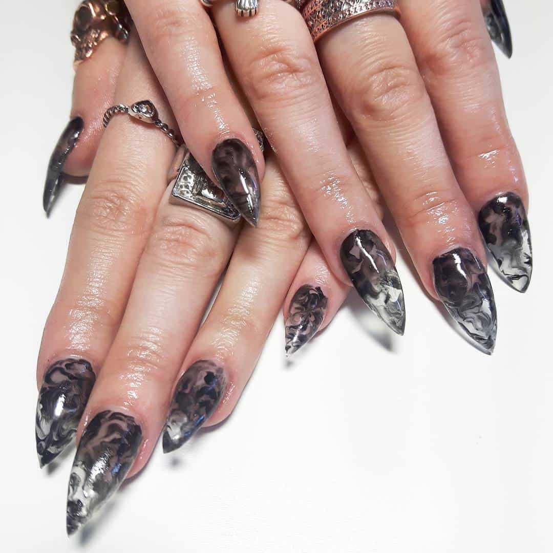 27 Lovely And Extravagant Clear Nail Designs