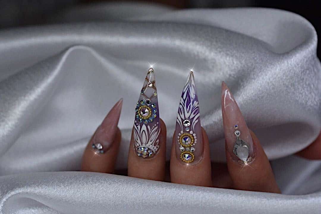 27 Lovely And Extravagant Clear Nail Designs