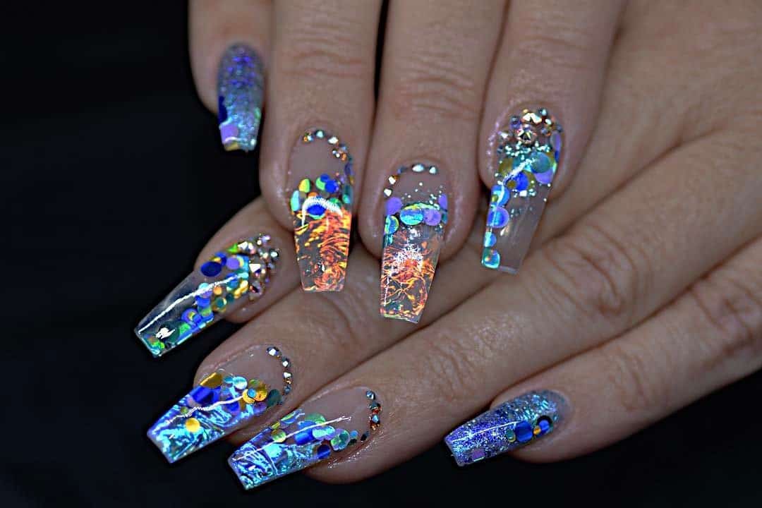 27 Lovely And Extravagant Clear Nail Designs