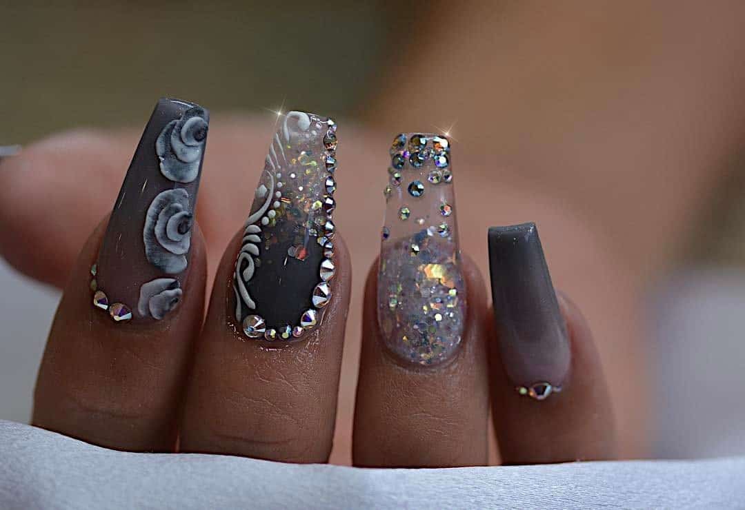 27 Lovely And Extravagant Clear Nail Designs