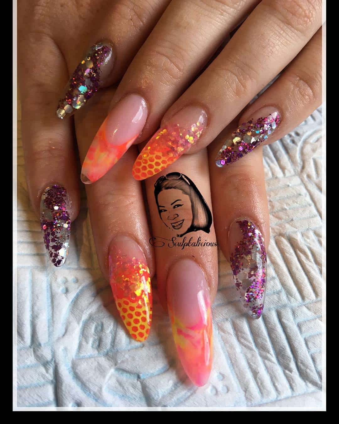 27 Lovely And Extravagant Clear Nail Designs