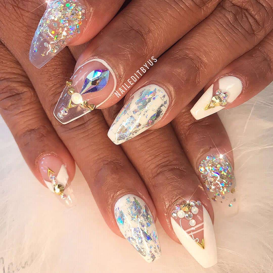27 Lovely And Extravagant Clear Nail Designs