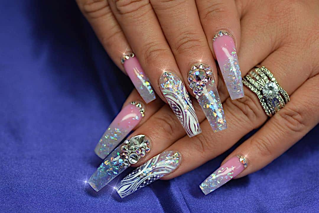 27 Lovely And Extravagant Clear Nail Designs