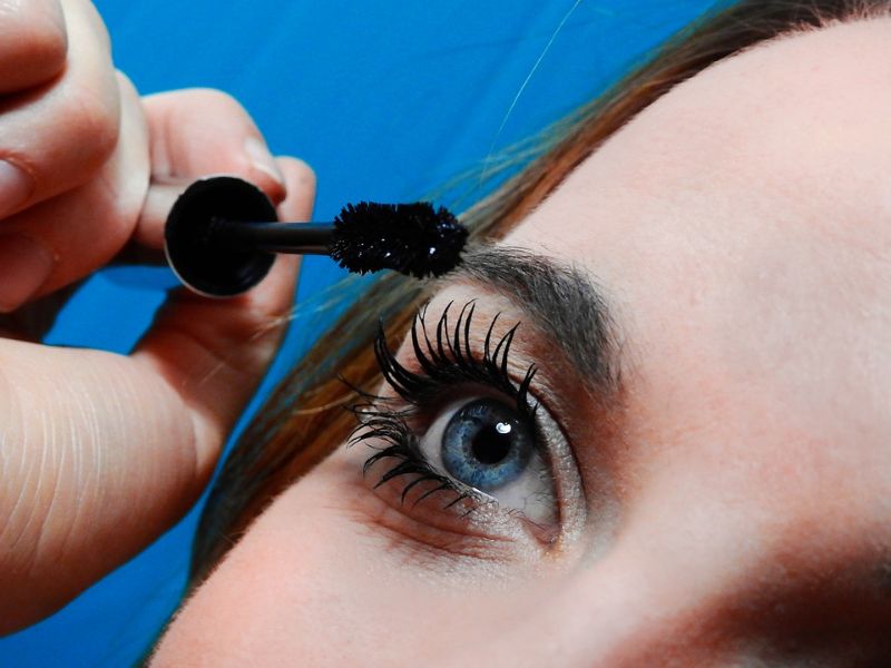 How to Make Your Eyelashes Look Longer