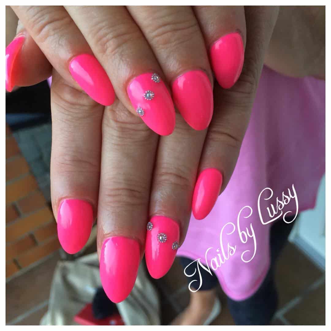 20 Neon Nail Designs For A Burst Of Bright Colors