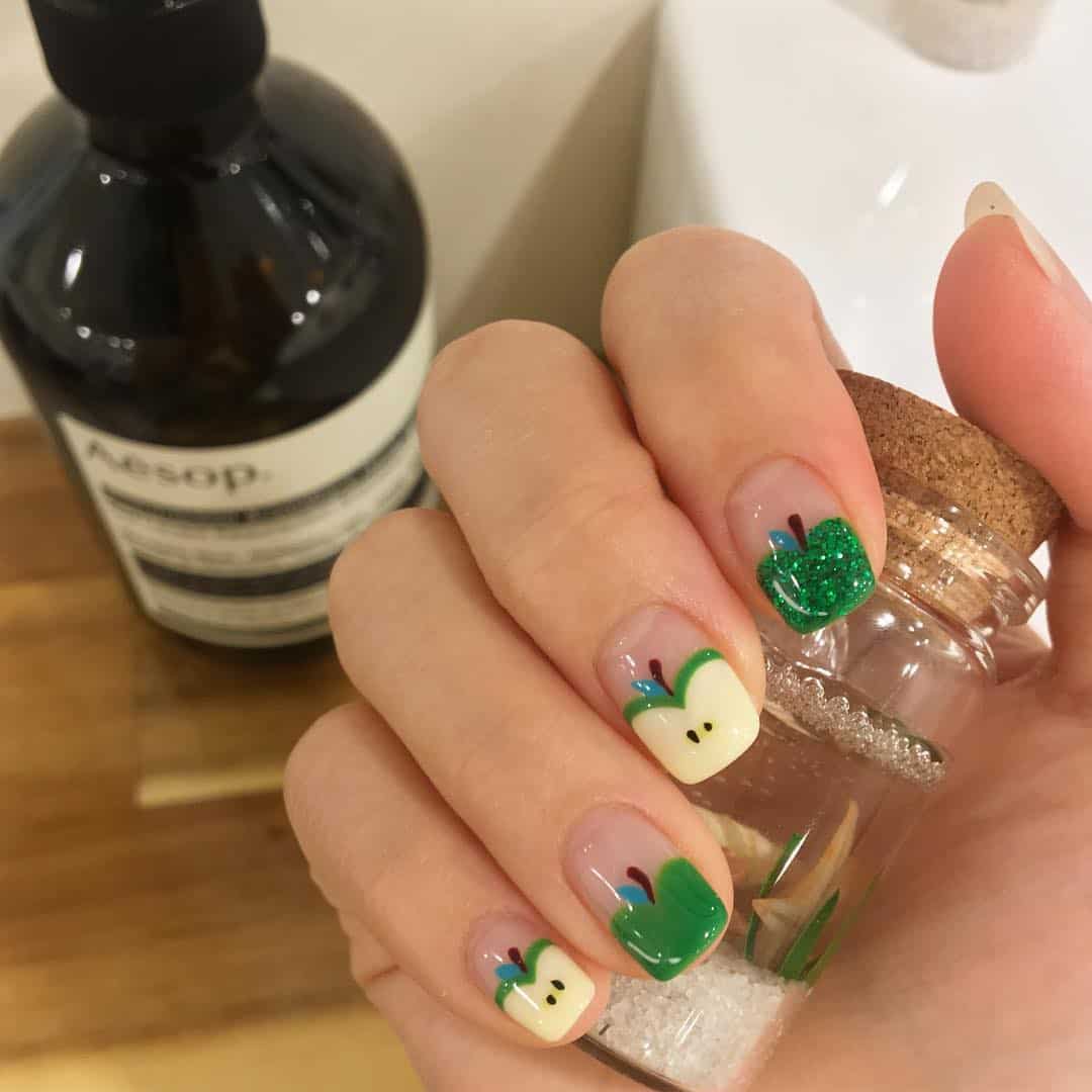 26 French Manicure Designs Perfect For Any Occasion