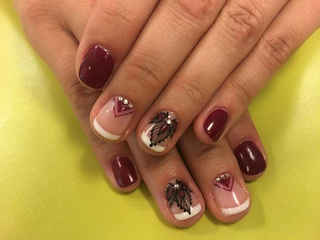 26 French Manicure Designs Perfect For Any Occasion
