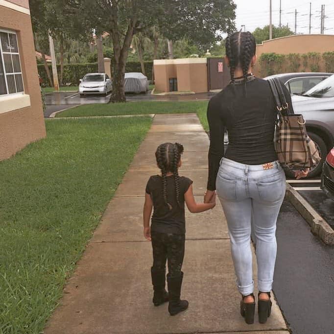 24 Precious Mother-Daughter Matching Hairstyles