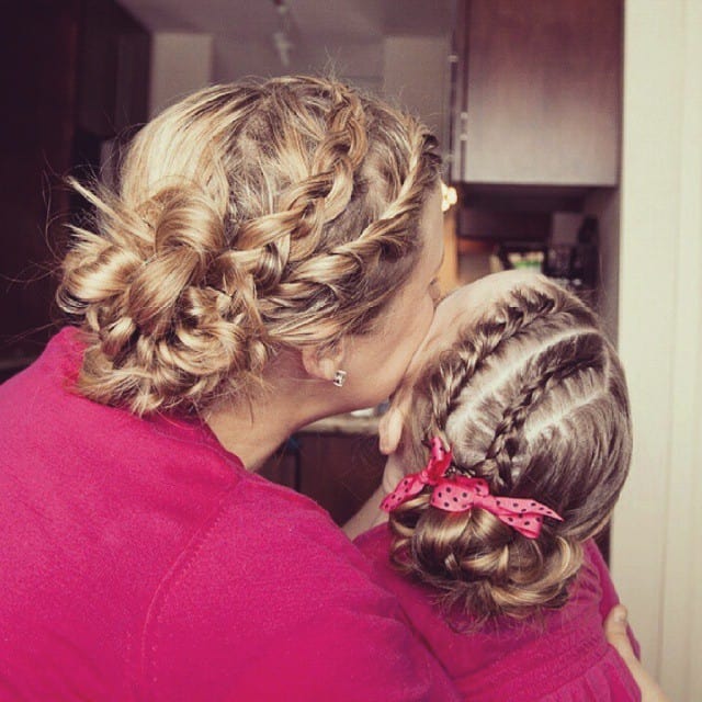 24 Precious Mother-Daughter Matching Hairstyles