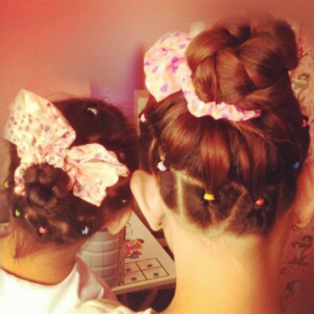 24 Precious Mother-Daughter Matching Hairstyles
