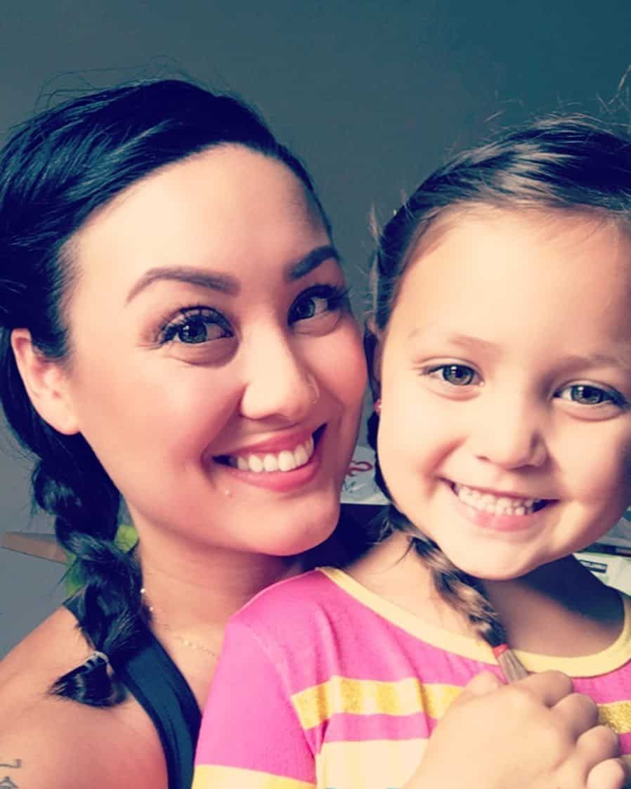 24 Precious Mother-Daughter Matching Hairstyles