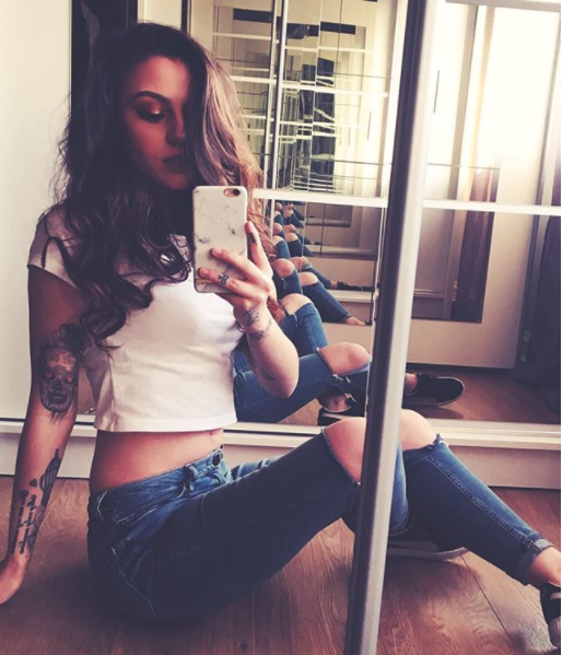 35 Celebrities With the Smallest Waistlines