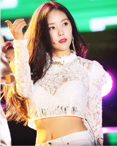 35 Celebrities With the Smallest Waistlines