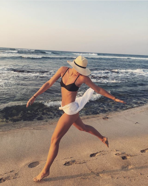 35 Celebrities With the Smallest Waistlines